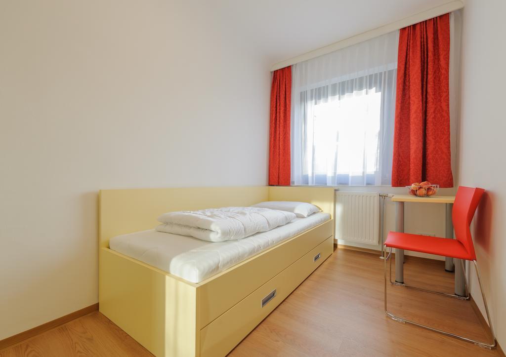 Hostel Huetteldorf Wiedeń Zewnętrze zdjęcie